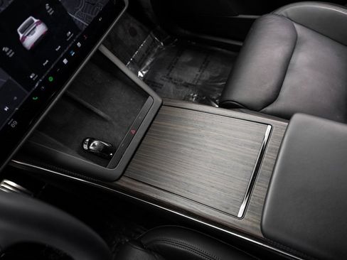 Used 2022 Tesla Model X image 30