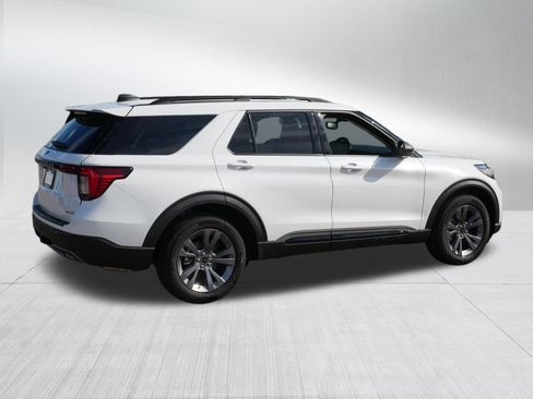 Used 2026 Ford Explorer Active w/ Active Comfort Package AWD/4WD image 7