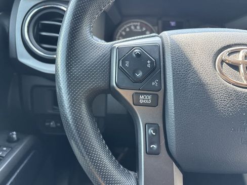 Used 2019 Toyota Tacoma TRD Sport AWD/4WD image 10