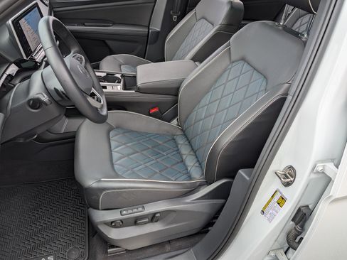 Used 2024 Volkswagen Atlas Cross Sport SEL Premium R-Line image 55