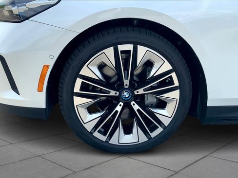 New 2024 BMW i5 eDrive40i w/ Premium Package image 12