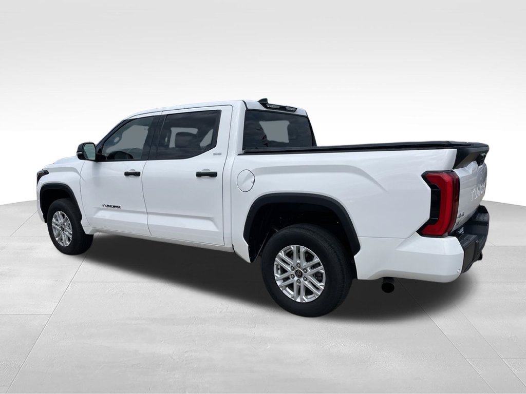Used 2023 Toyota Tundra SR5 w/ SR5 Convenience Package AWD/4WD image 5