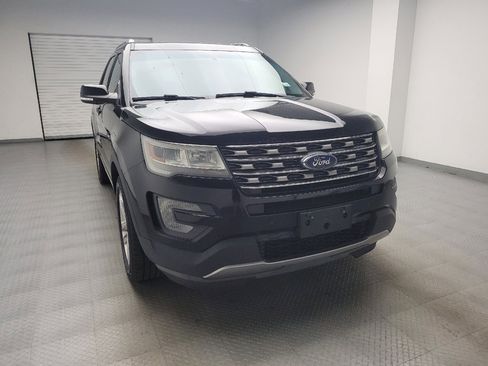 Used 2016 Ford Explorer XLT w/ Equipment Group 202A AWD/4WD image 14