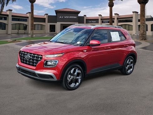 Certified 2022 Hyundai Venue SEL FWD image 4