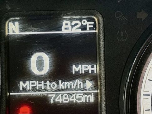 Used 2017 RAM 3500 Tradesman w/ Chrome Appearance Group AWD/4WD image 6