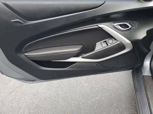 Certified 2019 Chevrolet Camaro LT RWD image 17