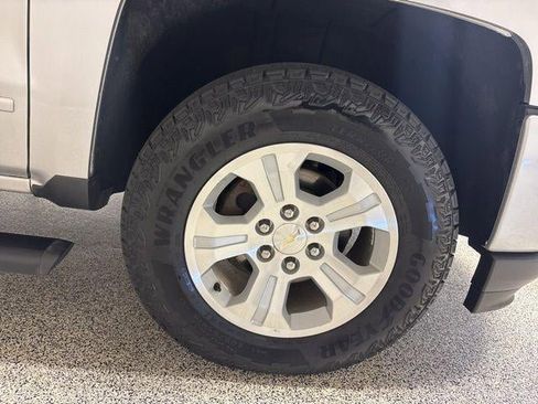 Used 2018 Chevrolet Silverado 1500 LT w/ All Star Edition image 18