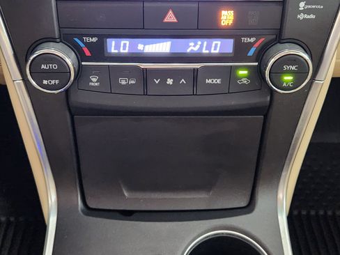 Used 2016 Toyota Camry XLE w/ Moonroof Package FWD image 14