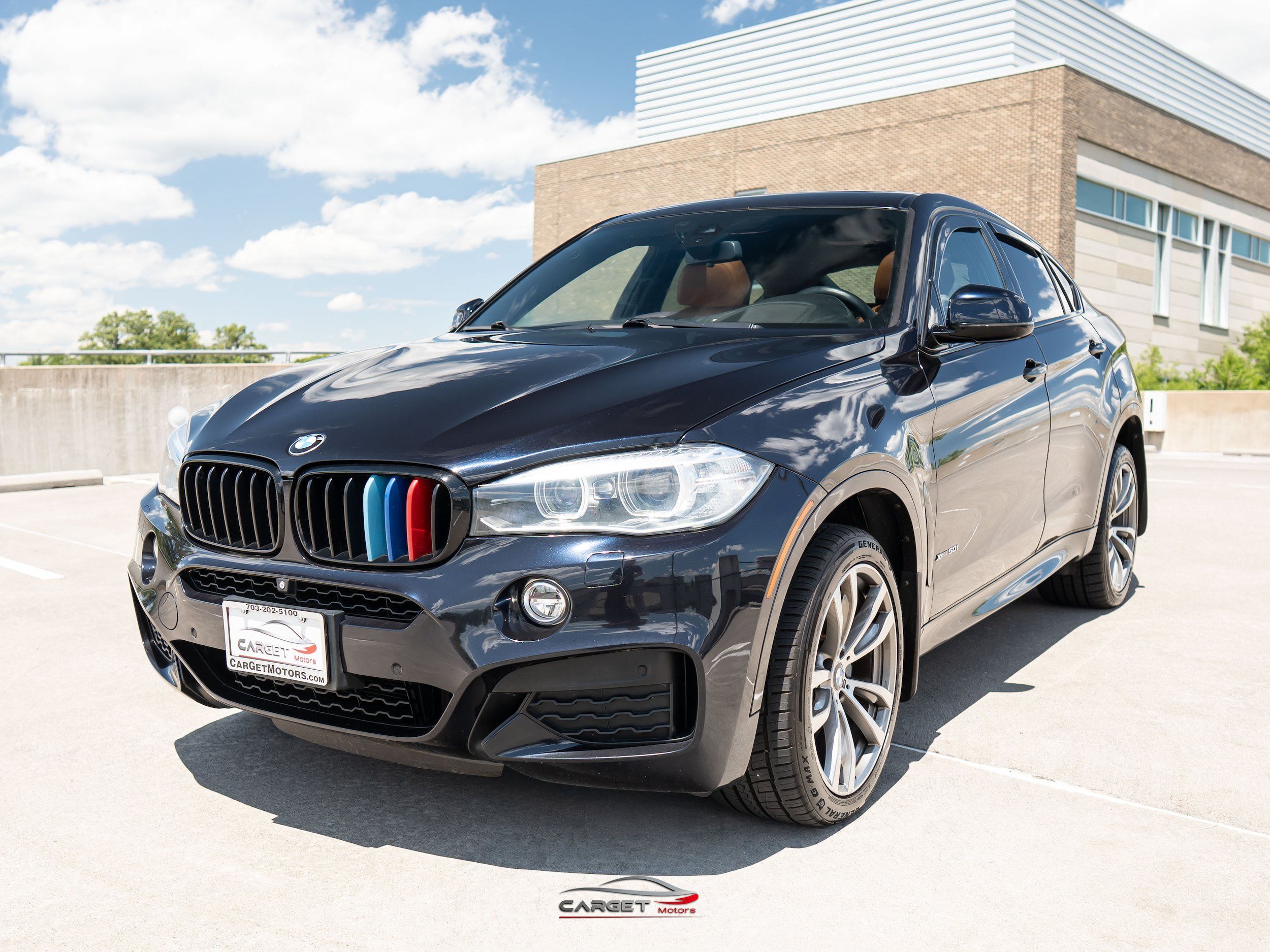 Used 2017 BMW X6 xDrive50i w/ Dynamic Handling Package AWD/4WD image 3