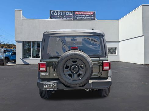 Used 2023 Jeep Wrangler Sport AWD/4WD image 4