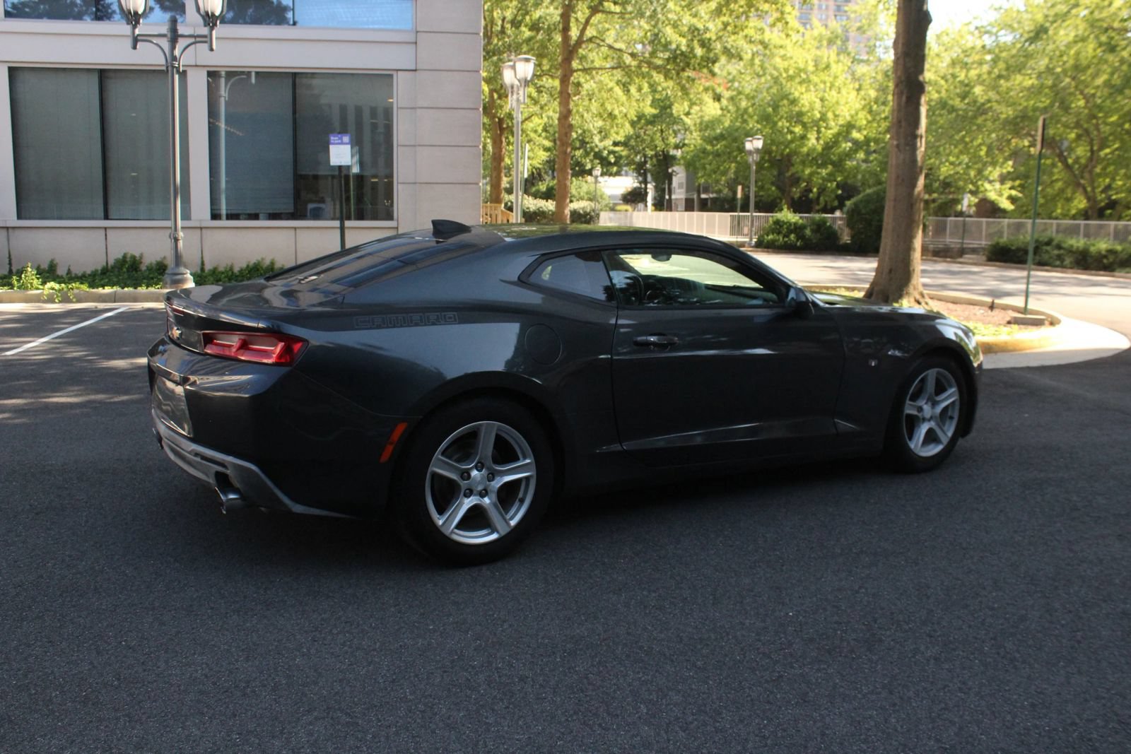 Used 2016 Chevrolet Camaro LT RWD image 7