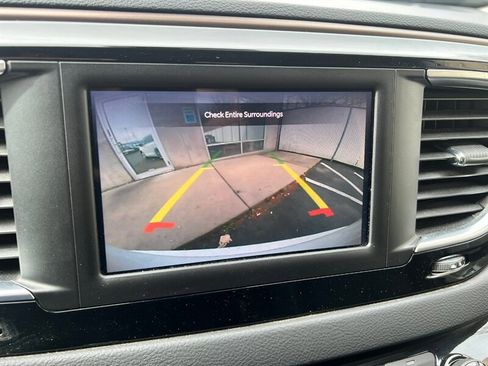 Used 2023 Chrysler Voyager LX image 33