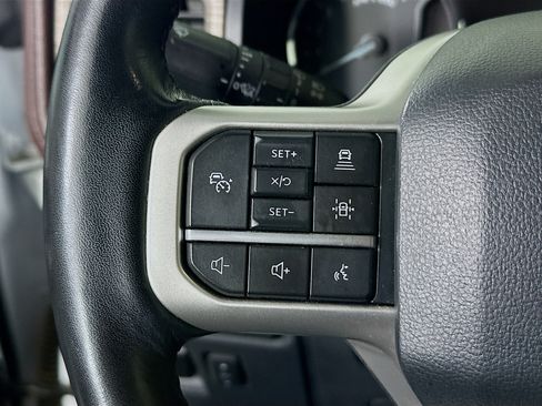 Used 2024 Ford Expedition Limited image 16