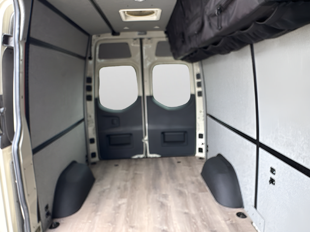 Used 2020 Mercedes-Benz Sprinter 2500 image 38