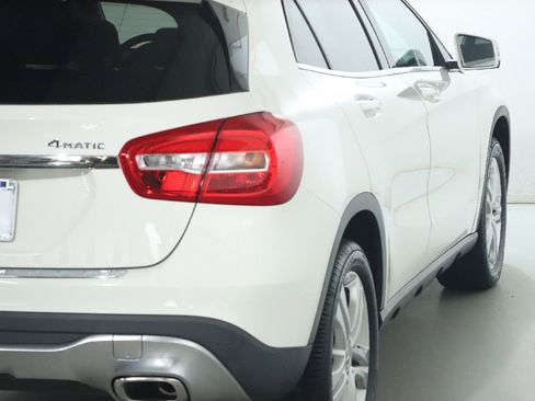 Used 2018 Mercedes-Benz GLA 250 4MATIC image 46
