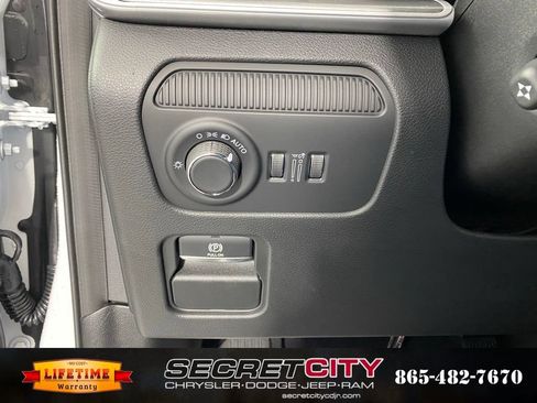 New 2026 Jeep Grand Wagoneer 4WD image 15
