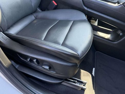 Used 2025 Cadillac XT6 Premium Luxury image 11