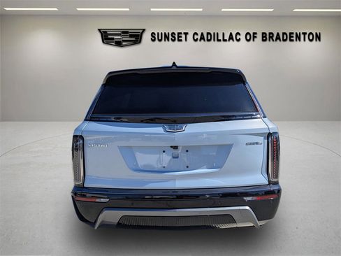 New 2026 Cadillac Vistiq Sport image 6