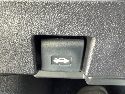 Used 2022 Lexus RX 450h AWD image 19