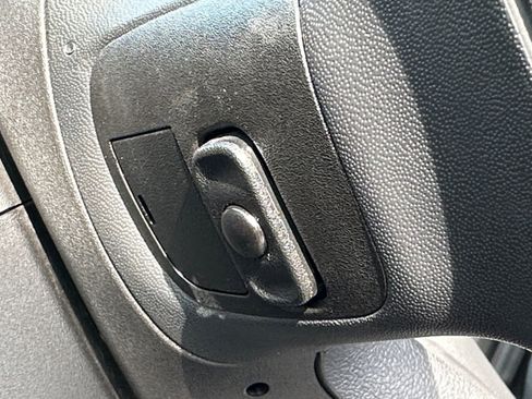 Used 2025 RAM ProMaster 2500 w/ Convenience Group image 20