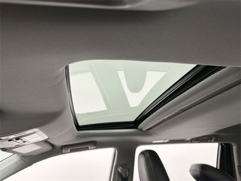 Used 2018 Toyota Highlander Limited image 22