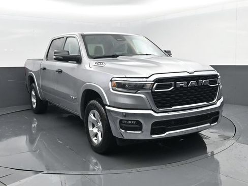 Used 2025 RAM 1500 Big Horn AWD/4WD image 3
