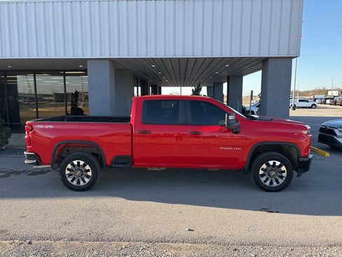 Used 2023 Chevrolet Silverado 2500 Custom w/ Custom Value Package image 2