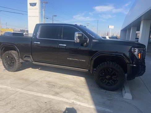 Used 2024 GMC Sierra 2500 Denali Ultimate image 11