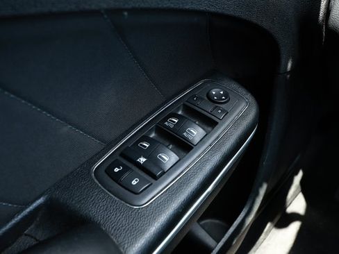Used 2022 Dodge Charger SXT RWD image 19