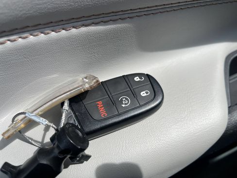 Used 2025 Jeep Compass Limited AWD/4WD image 21