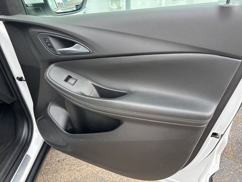 Used 2020 Buick Encore GX Essence FWD image 47