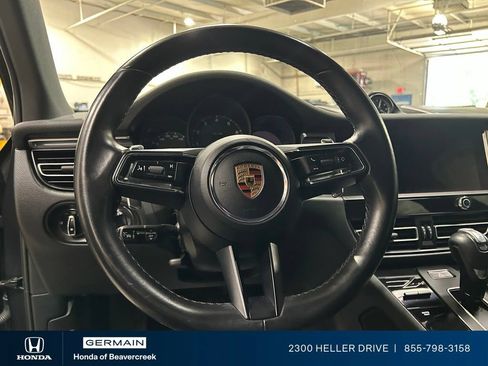 Used 2022 Porsche Macan AWD/4WD image 16