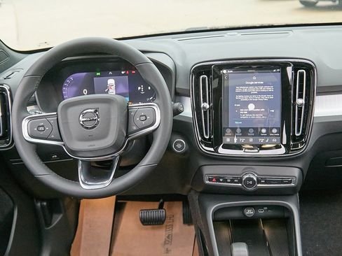 New 2026 Volvo XC40 B4 Plus w/ Climate Package image 23