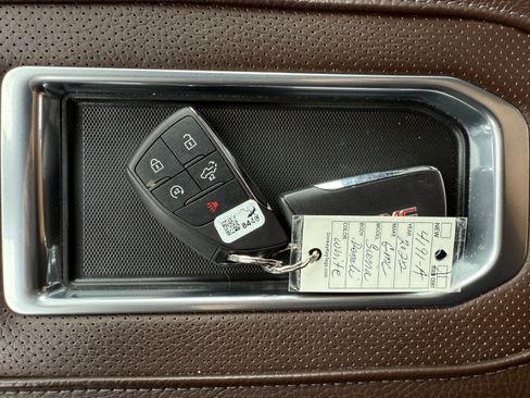 Used 2022 GMC Sierra 1500 Denali image 39