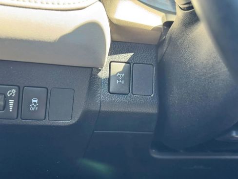 Used 2013 Toyota RAV4 XLE AWD/4WD image 29