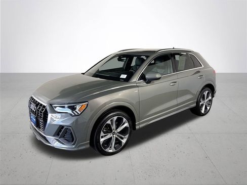 Used 2019 Audi Q3 2.0T Premium Plus w/ Premium Plus Package AWD/4WD image 2