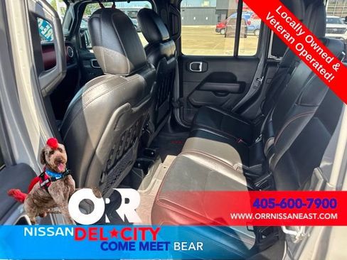 Used 2022 Jeep Gladiator Rubicon w/ LED Lighting Group AWD/4WD image 12