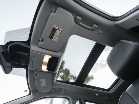 Used 2025 Nissan Rogue Platinum w/ Platinum Premium Package image 22