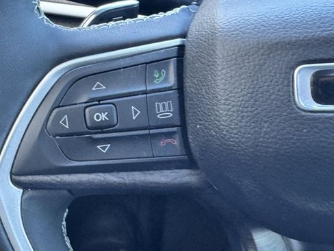 Used 2023 Jeep Grand Cherokee Limited image 26