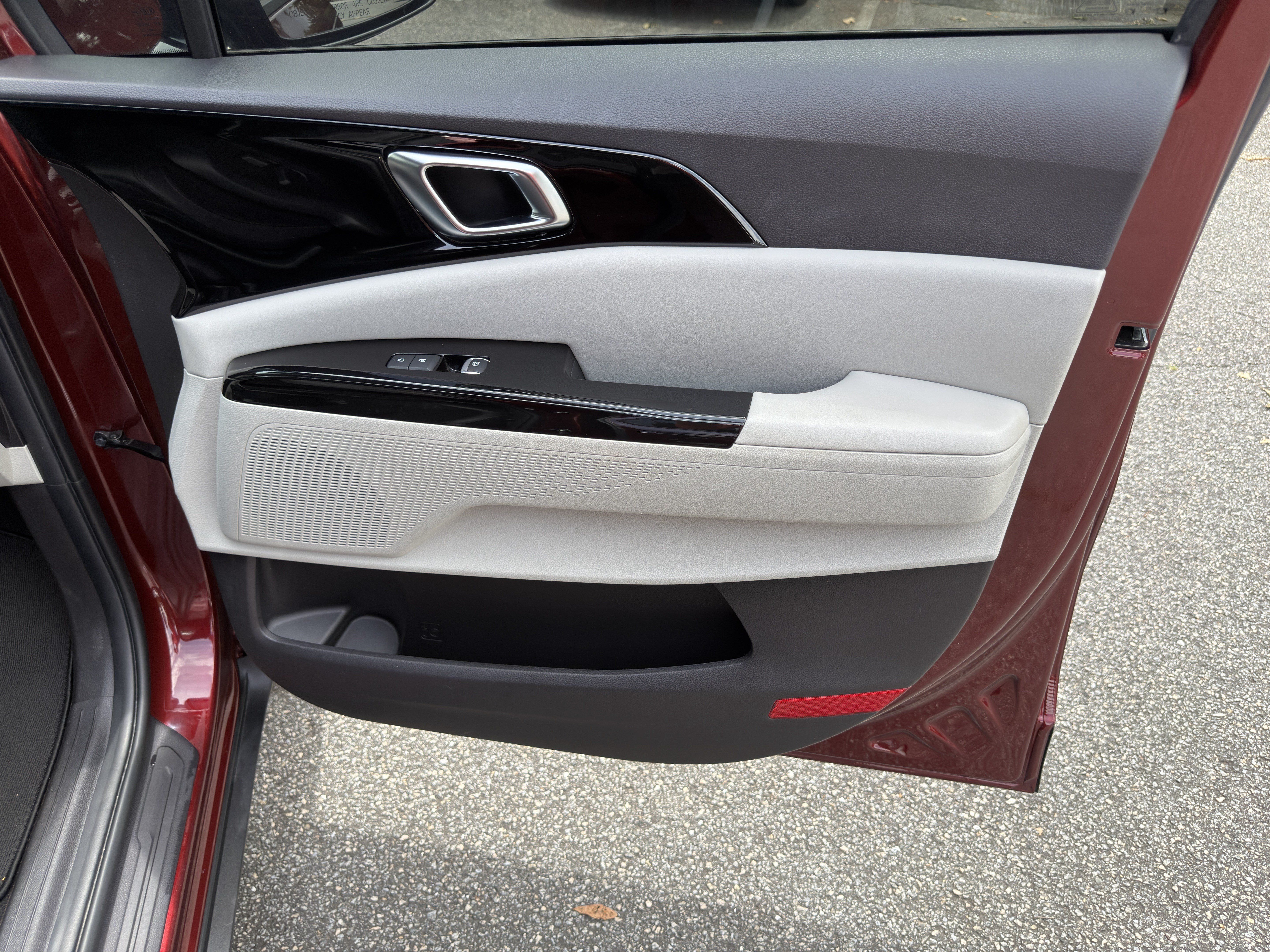 Used 2022 Kia Carnival SX FWD image 12