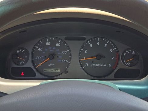 Used 2001 Nissan Sentra GXE FWD image 17