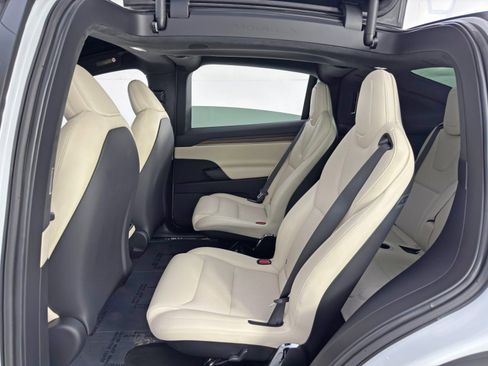 Used 2023 Tesla Model X image 44