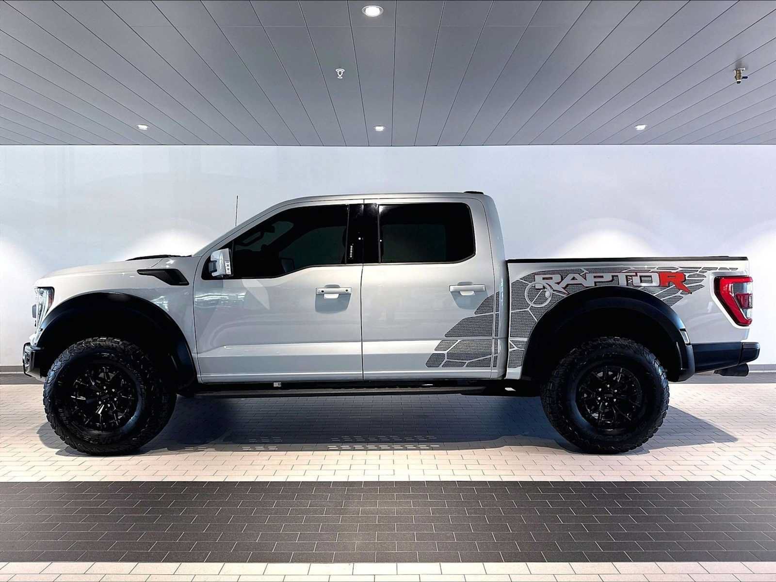 Used 2023 Ford F150 Raptor w/ Equipment Group 802A Raptor R AWD/4WD image 2