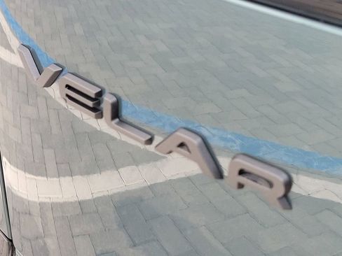 New 2026 Land Rover Range Rover Velar Dynamic SE image 10