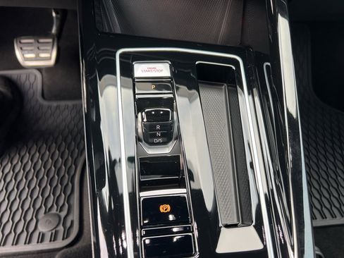 Used 2024 Volkswagen GTI Autobahn image 30