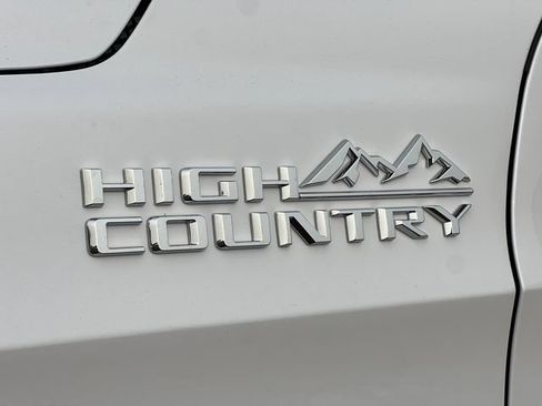 New 2026 Chevrolet Tahoe High Country AWD/4WD image 2