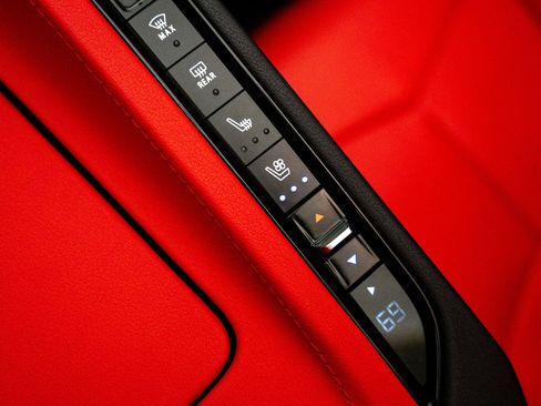Used 2023 Chevrolet Corvette Stingray Preferred Conv w/ Z51 Performance Package RWD image 31