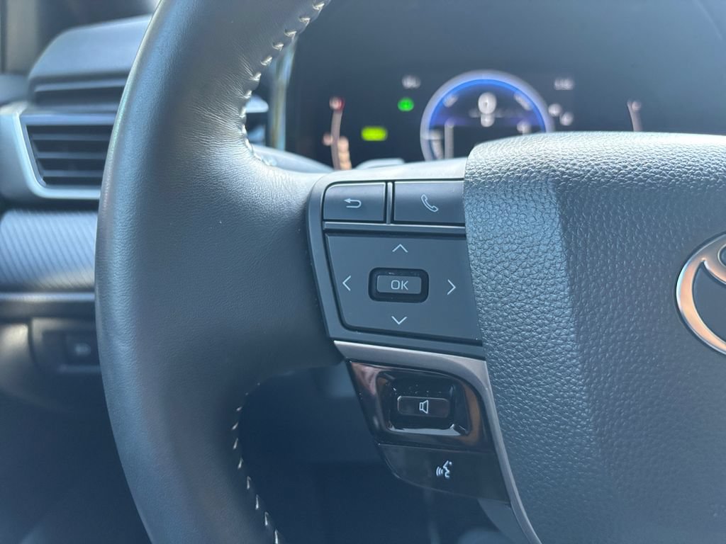 Used 2025 Toyota Camry SE w/ Convenience Package FWD image 25
