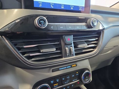 Used 2023 Ford Escape Active AWD/4WD image 30