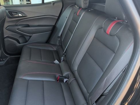 Used 2025 Chevrolet Trax RS FWD image 13